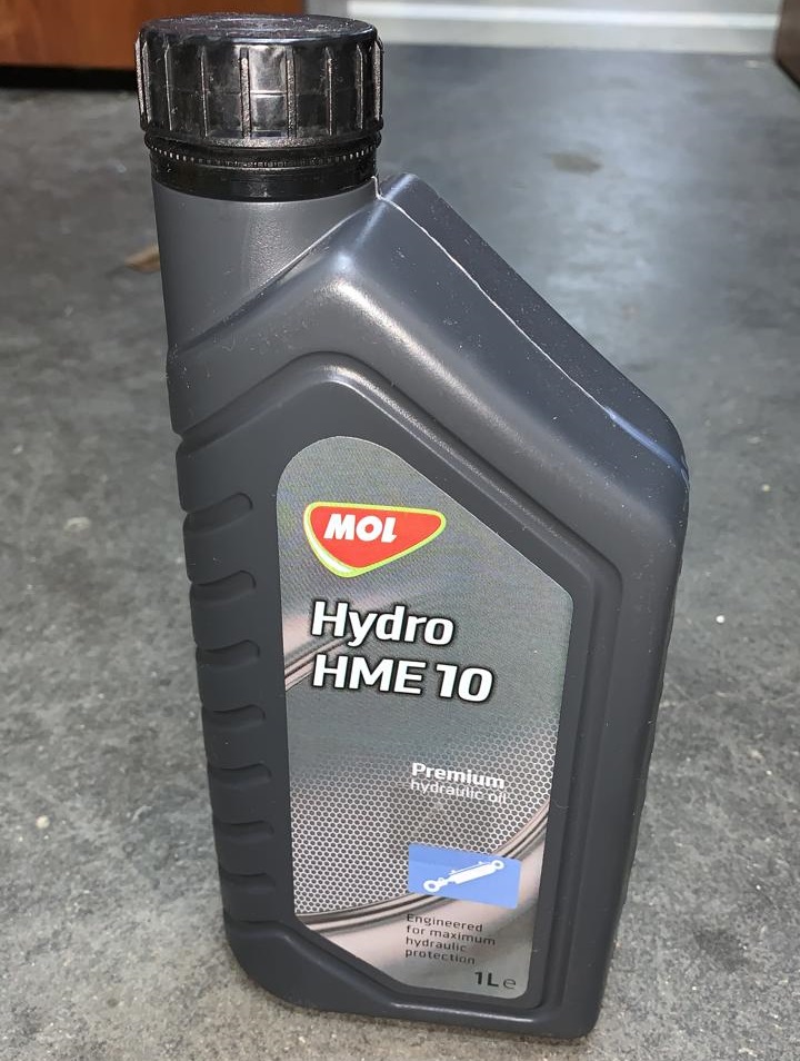 Hydraulic oil HP15 1L, JCB - Hydraulic fluids